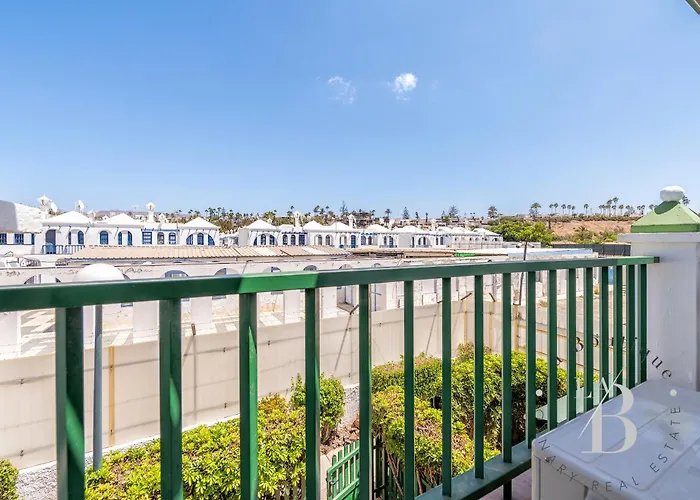 Con Terraza Privada Y Piscina En Gran Canaria *