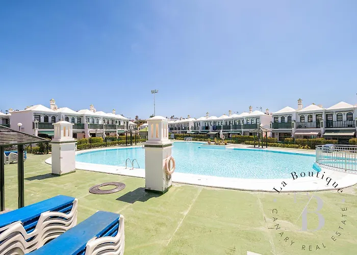 Coqueto Bungalow Con Terraza Privada Y Piscina Дом отдыха Маспаломас